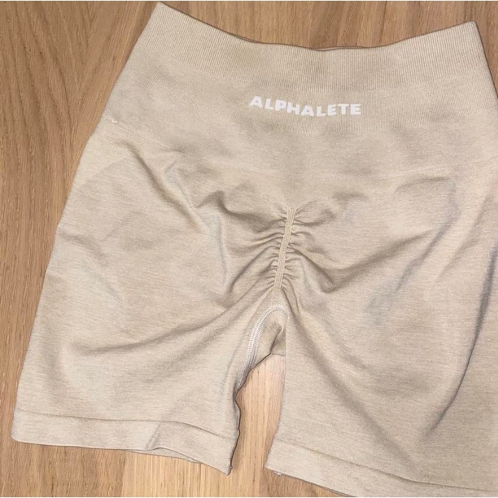 Alphalete amplify shorts